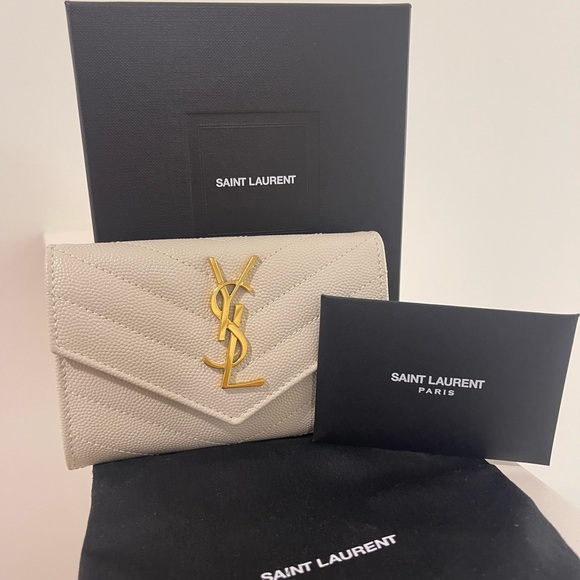 ❌SOLD❌ YSL Envelope Wallet - Picture 2 of 11